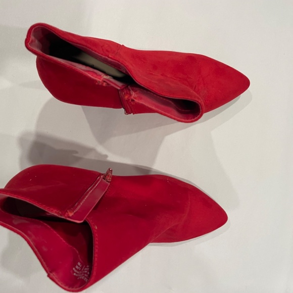 Bright red ankle boots - Picture 5 of 7
